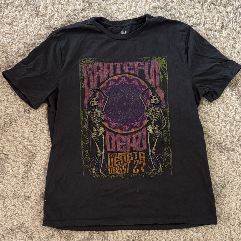 GAP Black Grateful Dead Skeleton Graphic Tee